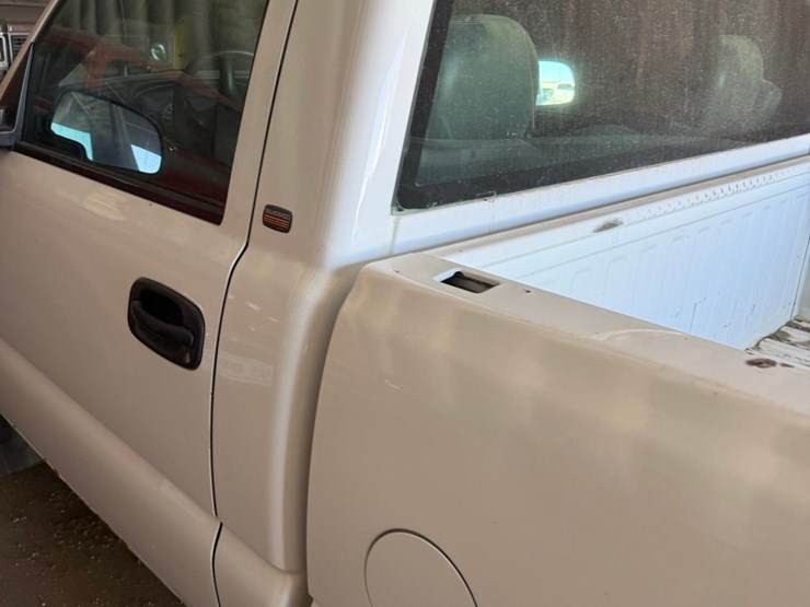 2002-chevy-1/2-ton-long-box-2wd-pickup,-6-cyl-gas,-automatic-transmission-image-25
