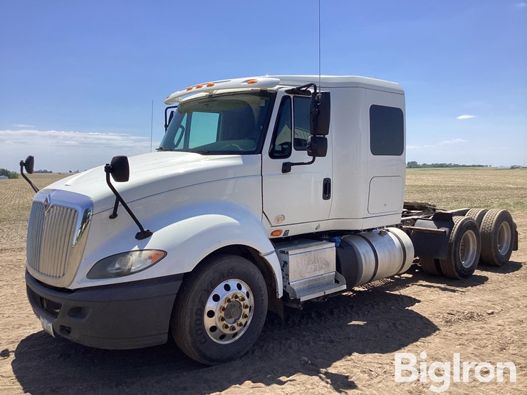 2015-international-prostar-image-1
