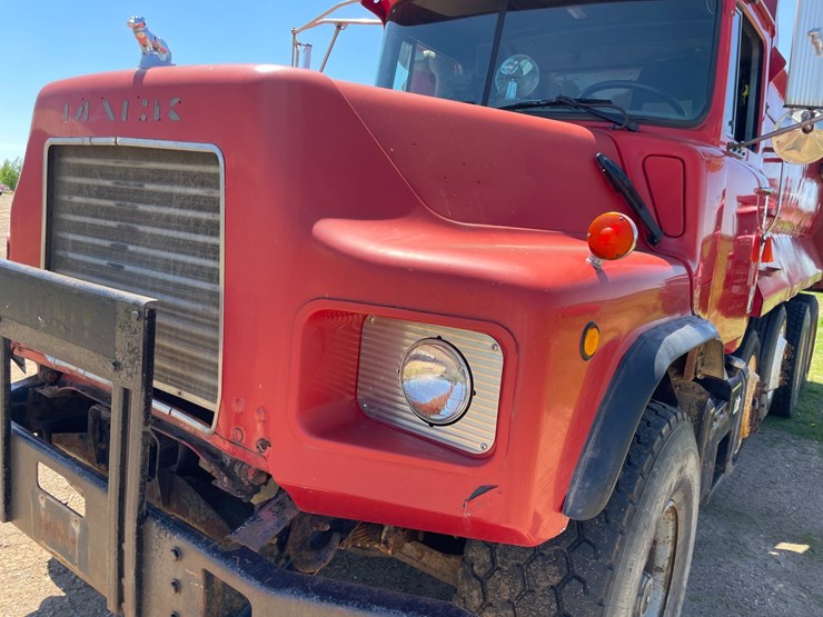 mack-dm688s-image-12
