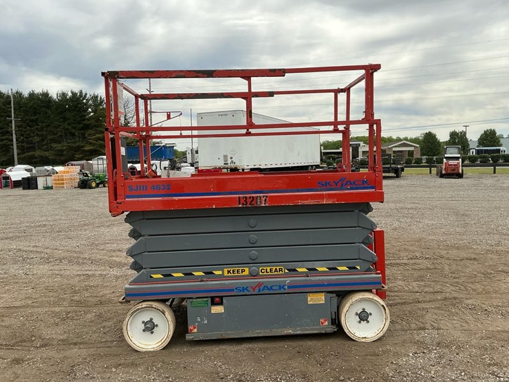#1302-•-2008-skyjack-sj4632-scissor-lift-image-5