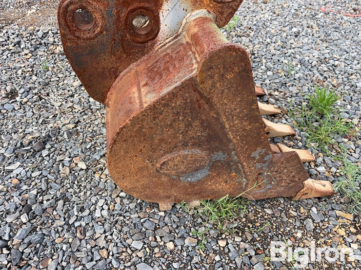 strickland-24"-backhoe-bucket-image-12