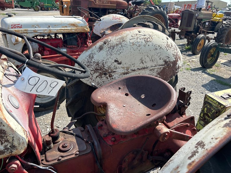 ford-tractor-image-8