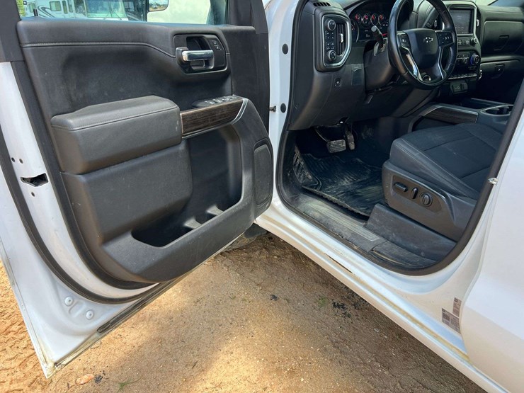 2021-chevrolet-silverado-1500-image-23