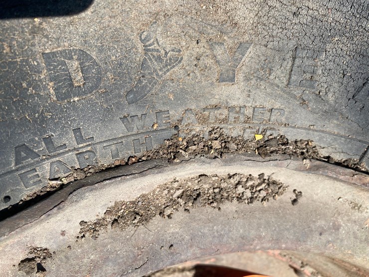 #7066-•-(4)-14.00-20-equipment-tires-on-rims-(deerbrook,-wi)-image-8