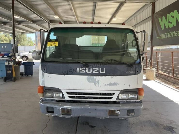 2001-isuzu-npr-image-3