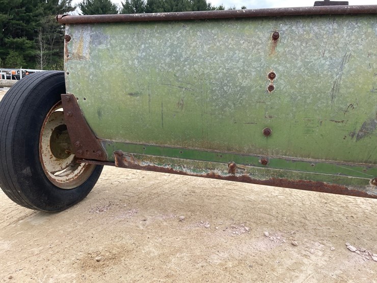 #2015-•-antique-john-deere-lime-spreader-image-30