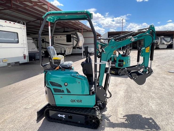 #2659-•-unused-cfg-mini-excavator-image-4