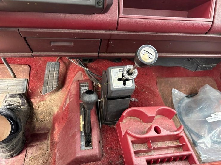 1990-chevrolet-silverado-1500-image-13