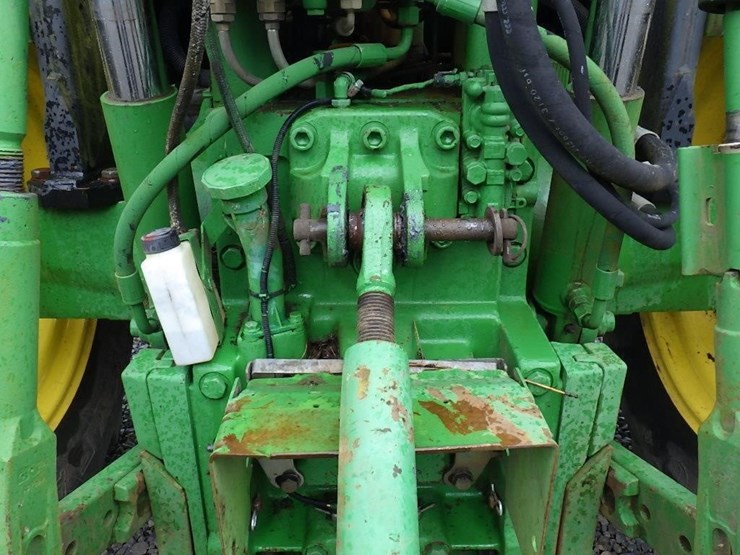 john-deere-210-image-23