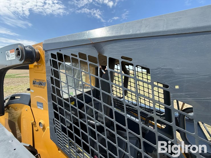 2015-deere-326e-image-18