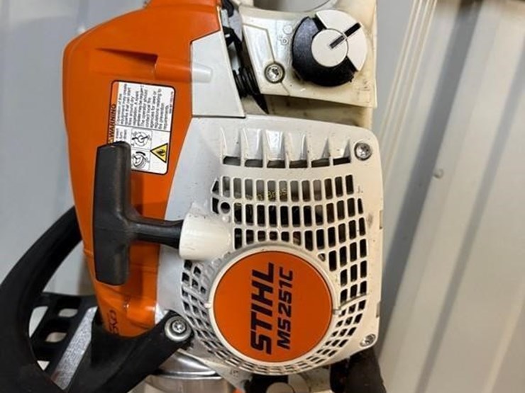 stihl-ms251c-chainsaw-image-2