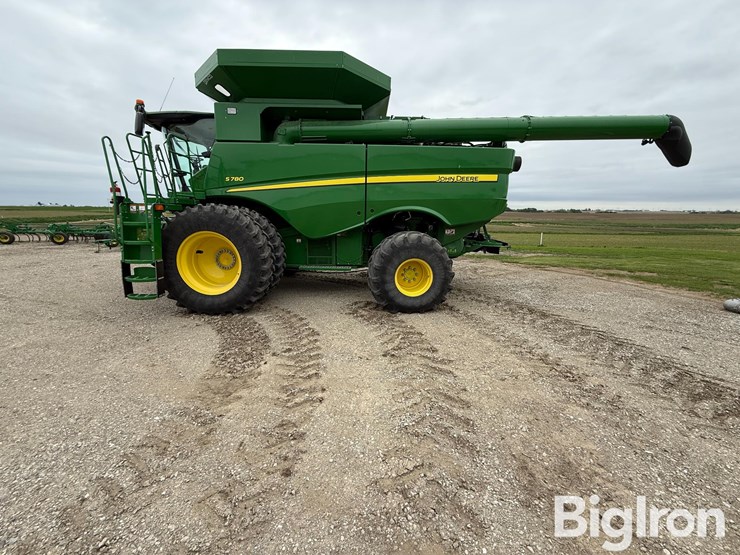 2019-john-deere-s780-image-8