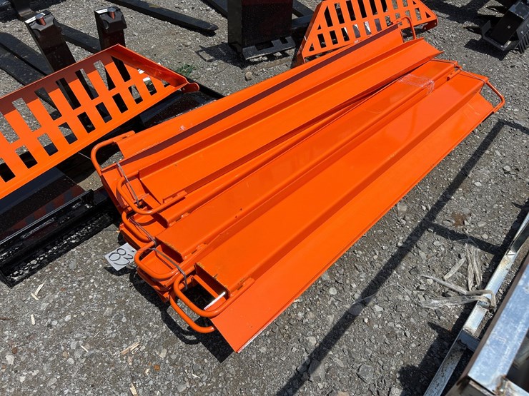 #83-•-(8)-sets-of-pallet-fork-extensions-image-2