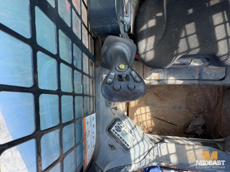 2021-bobcat-t870-image-9