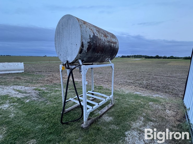 500-gal-fuel-tank-on-stand-image-1