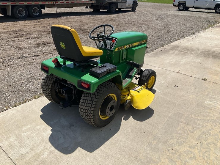 john-deere-332-image-5