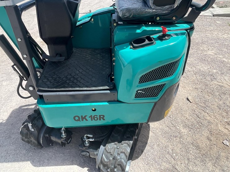 #2660-•-unused-cfg-mini-excavator-image-16
