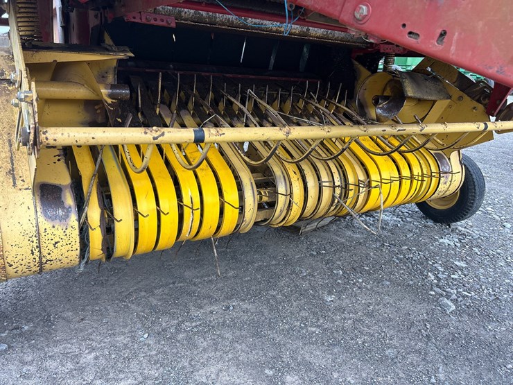 new-holland-654-image-9