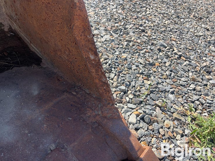 geith-23"-backhoe-bucket-image-11