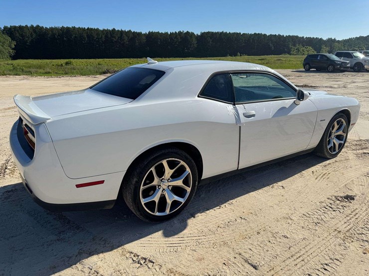2015-dodge-challenger-r/t-hemi-2d-coupe---193,876-miles-image-3