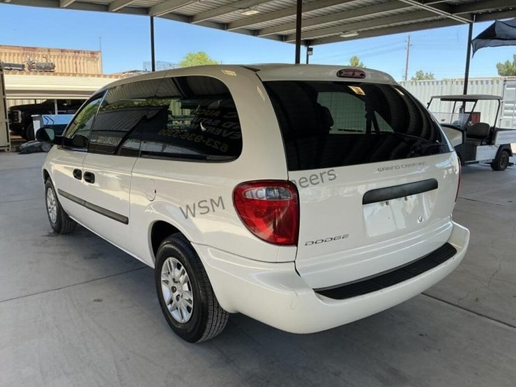 2005-dodge-grand-caravan-image-5