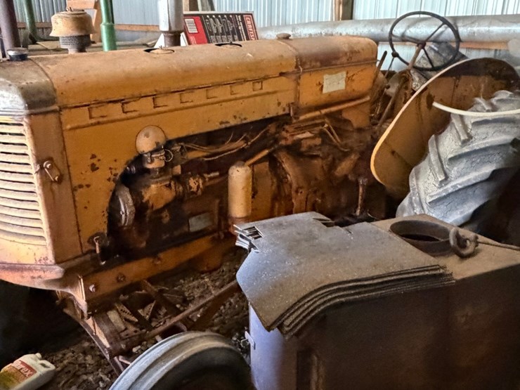 minneapolis-moline-tractor,-(minneapolis-moline-#3)-image-2