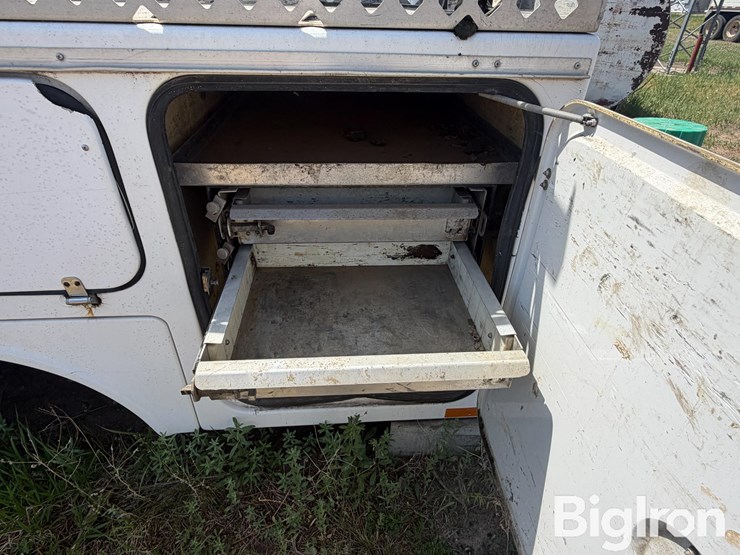 fiberglass-utility-pickup-box-image-16