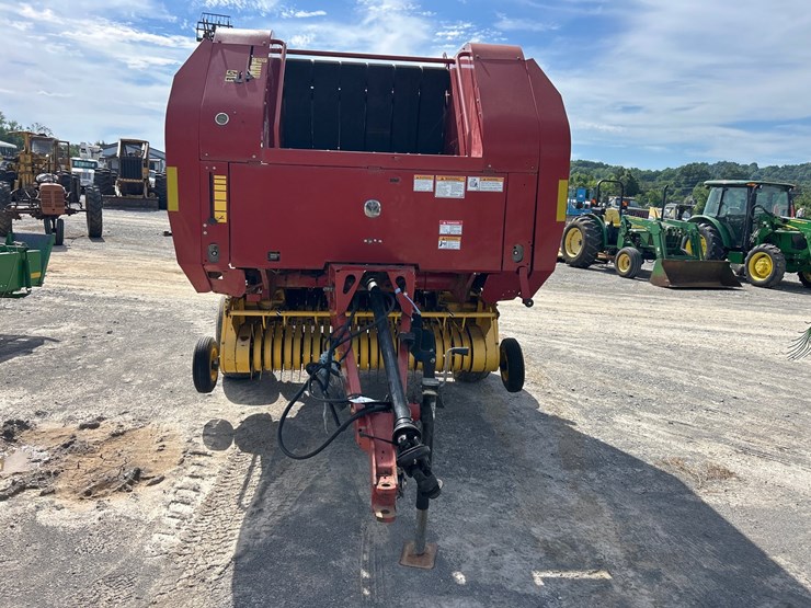 new-holland-br7060-image-4