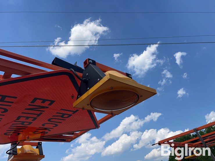2023-wanco-traffic-control-trailered-caution-sign-image-12