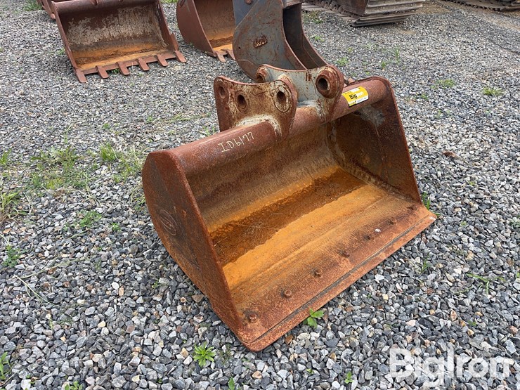 strickland-u1373-42”-excavator-cleanout-bucket-image-3
