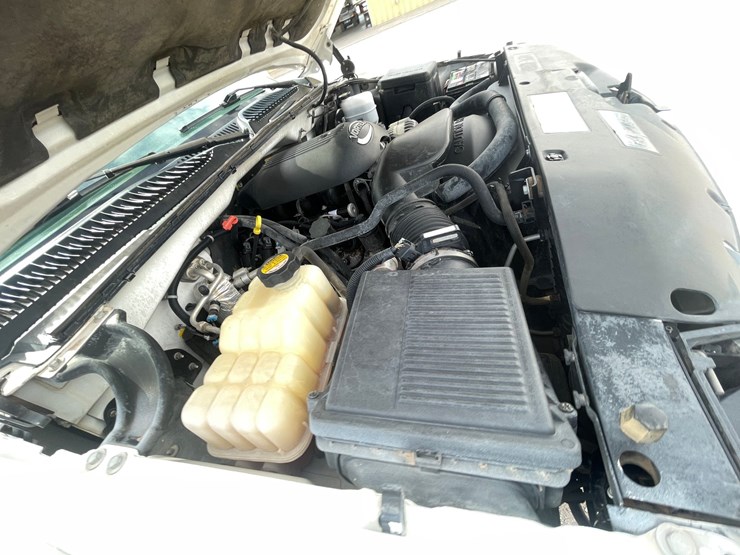 #212-•-2001-chevrolet-silverado-pickup-truck-(has-a-nm-title-image-90