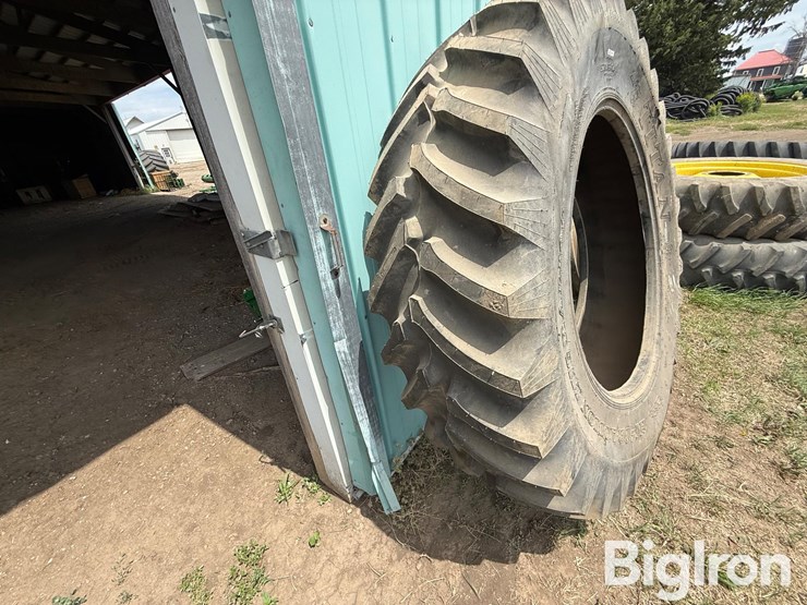 titan-hi--traction-lug-radial-r-1-520/85r42-tire-image-8