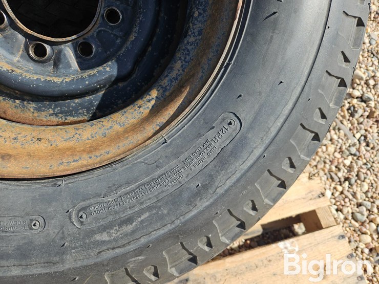 12-16.5lt-tires-on-8-bolt-rims-image-15