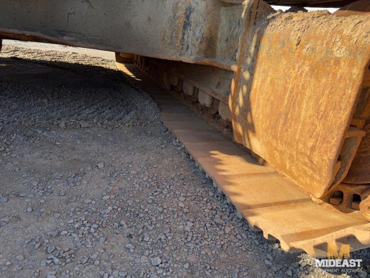 2017-caterpillar-349fl-image-9