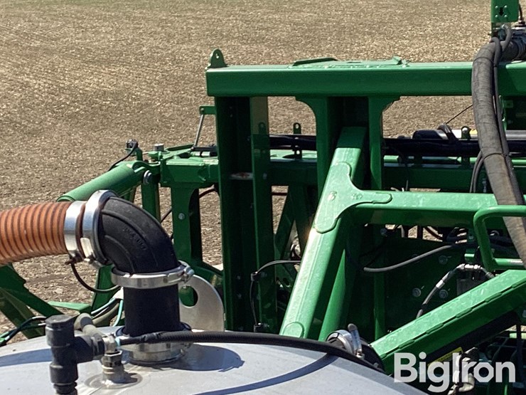 2015-john-deere-r4038-image-13