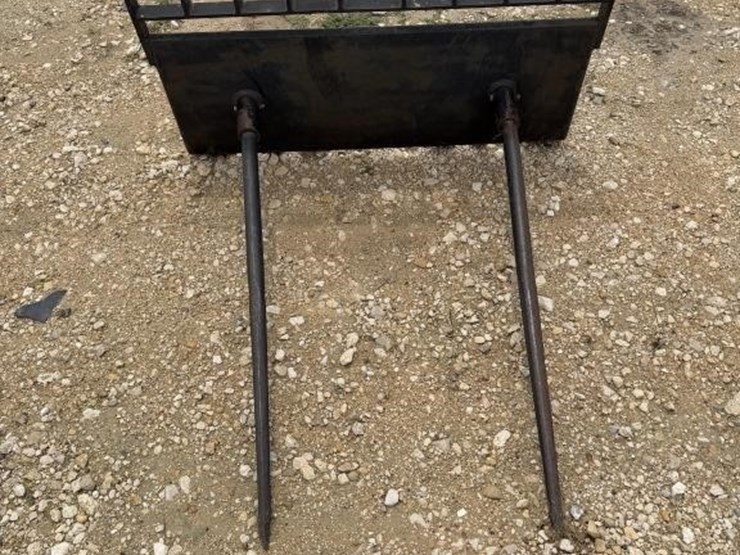 l3--quick-attach-front-hay-fork-image-2
