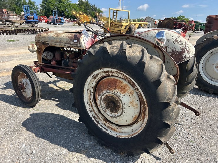ford-tractor-image-6