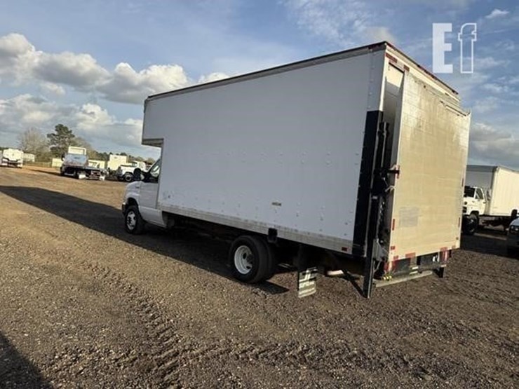 2012-ford-f450-image-3