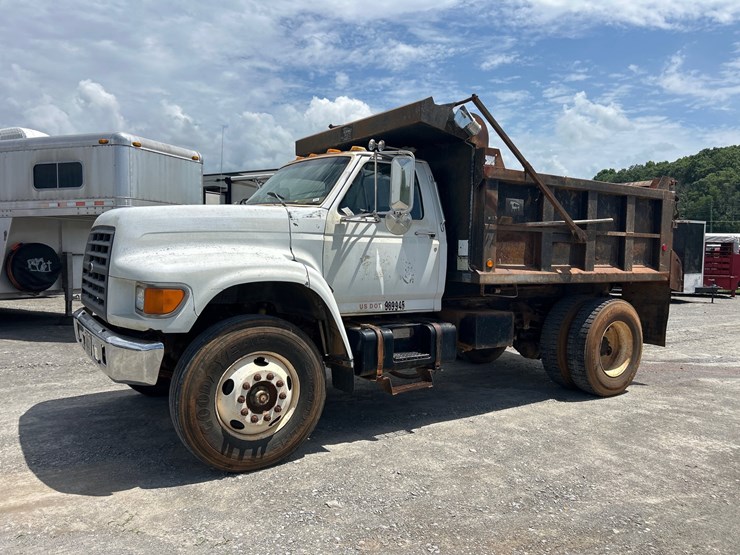 1999-ford-f800-image-3