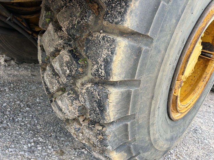 caterpillar-d250e-image-42