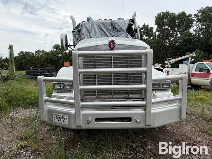 2013-kenworth-t800-image-2