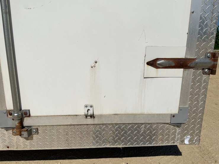 #412-•-2012-middlebury-16'-enclosed-trailer-(has-wi-title)-image-29