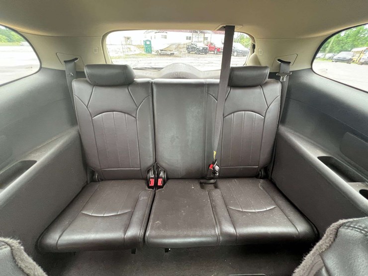 2014-buick-enclave-image-17