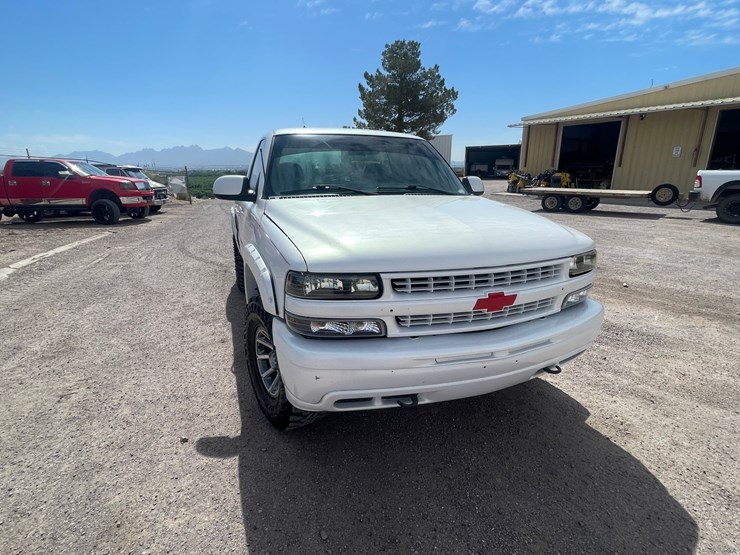 #212-•-2001-chevrolet-silverado-pickup-truck-(has-a-nm-title-image-4