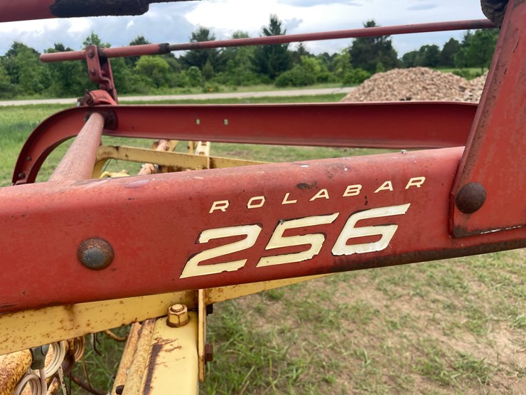 new-holland-256-image-9