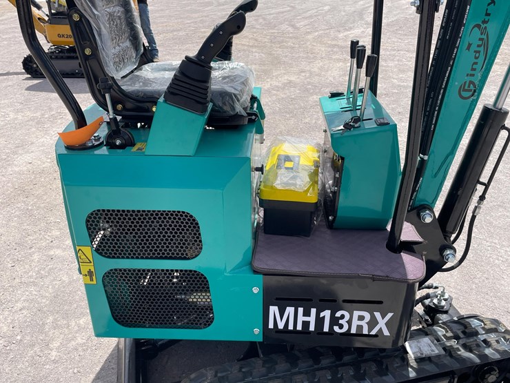 #2652-•-unused-cfg-mini-excavator-image-29
