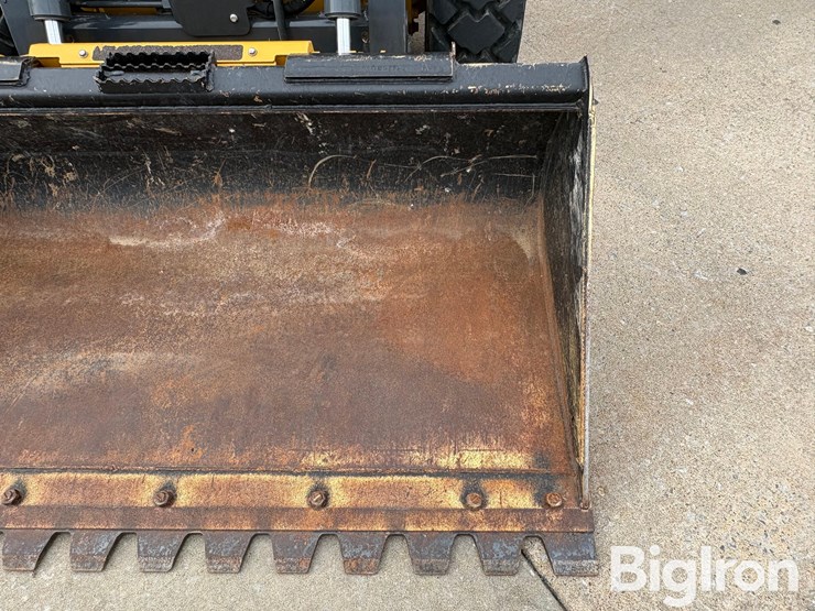 2018-deere-316gr-image-12
