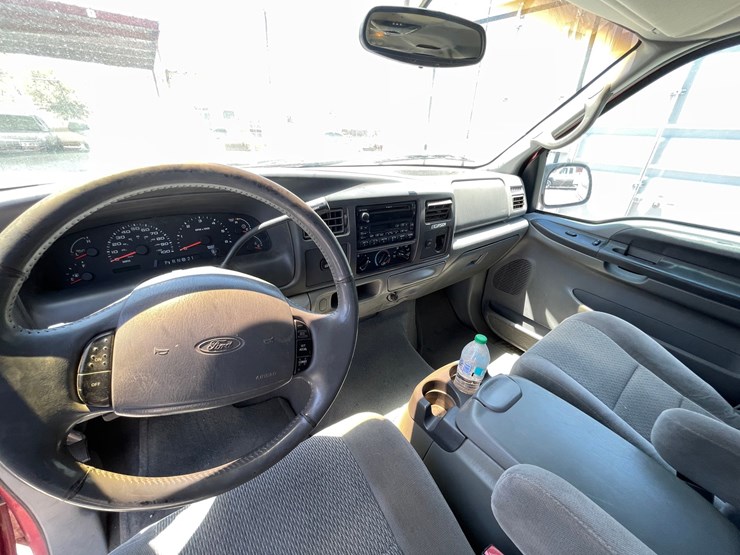 2002-ford-excursion-image-33