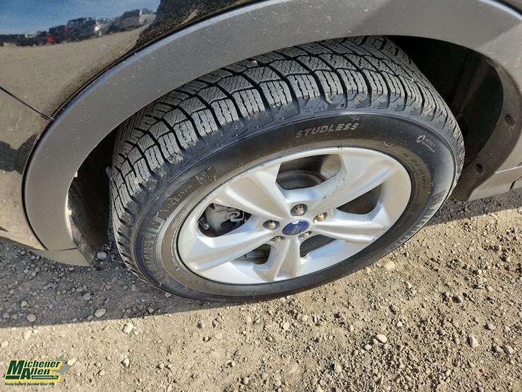 2015-ford-escape-image-10