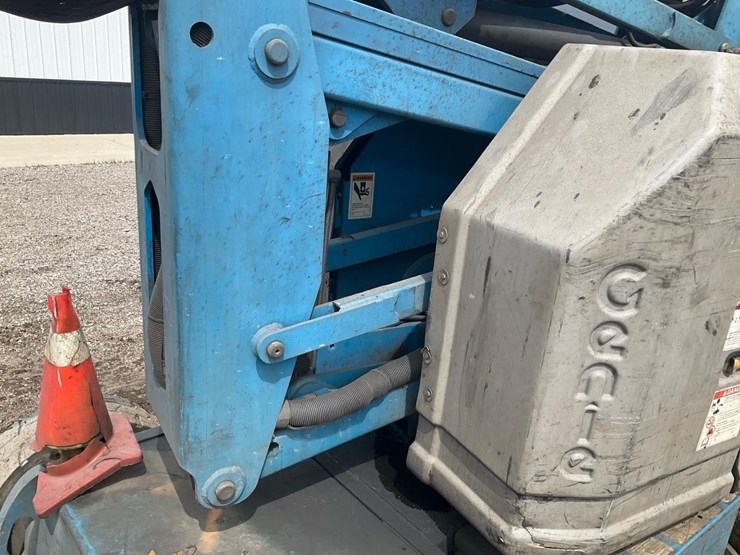 #1250-•-2006-genie-boom-lift-image-19